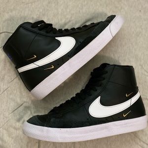 Nike Blazer Mid 77
LX Black White (W) - 8
